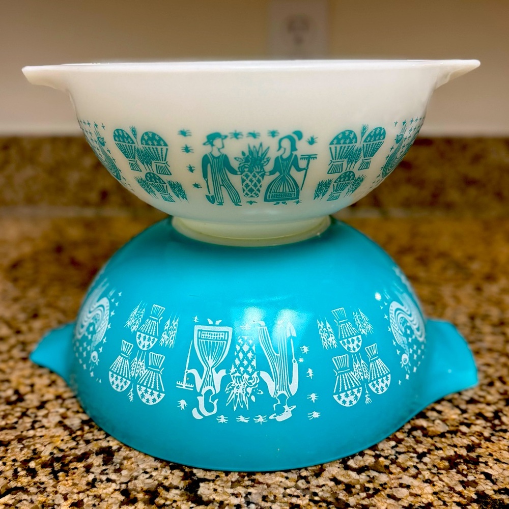 Pyrex cinderella bowls butterprint 443 444